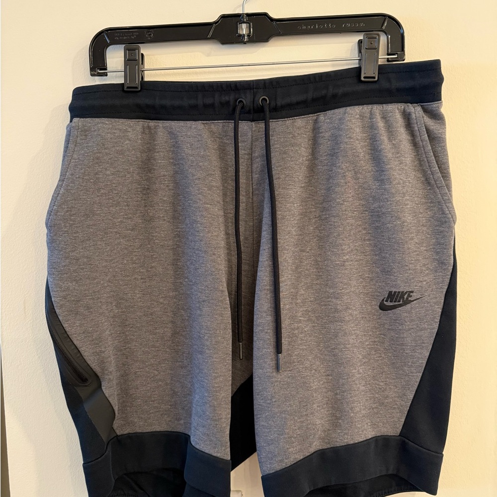 Nike Tech Fleece Shorts 805160-071